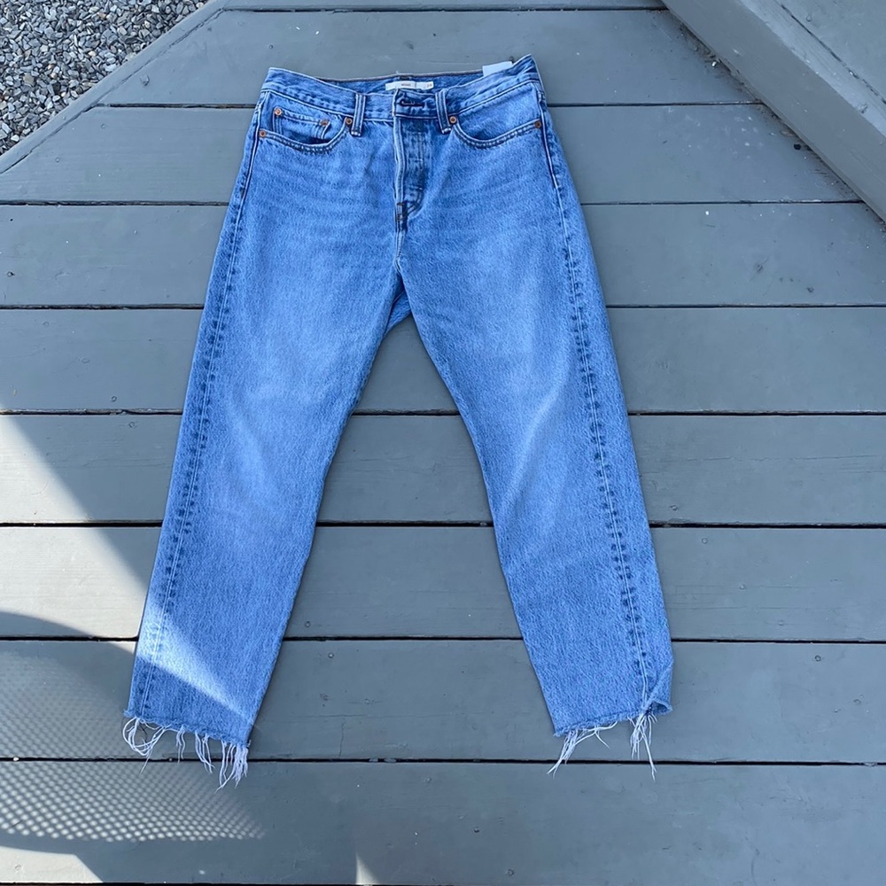 VINTAGE LEVI Wedgie straight denim jeans. Capri fit